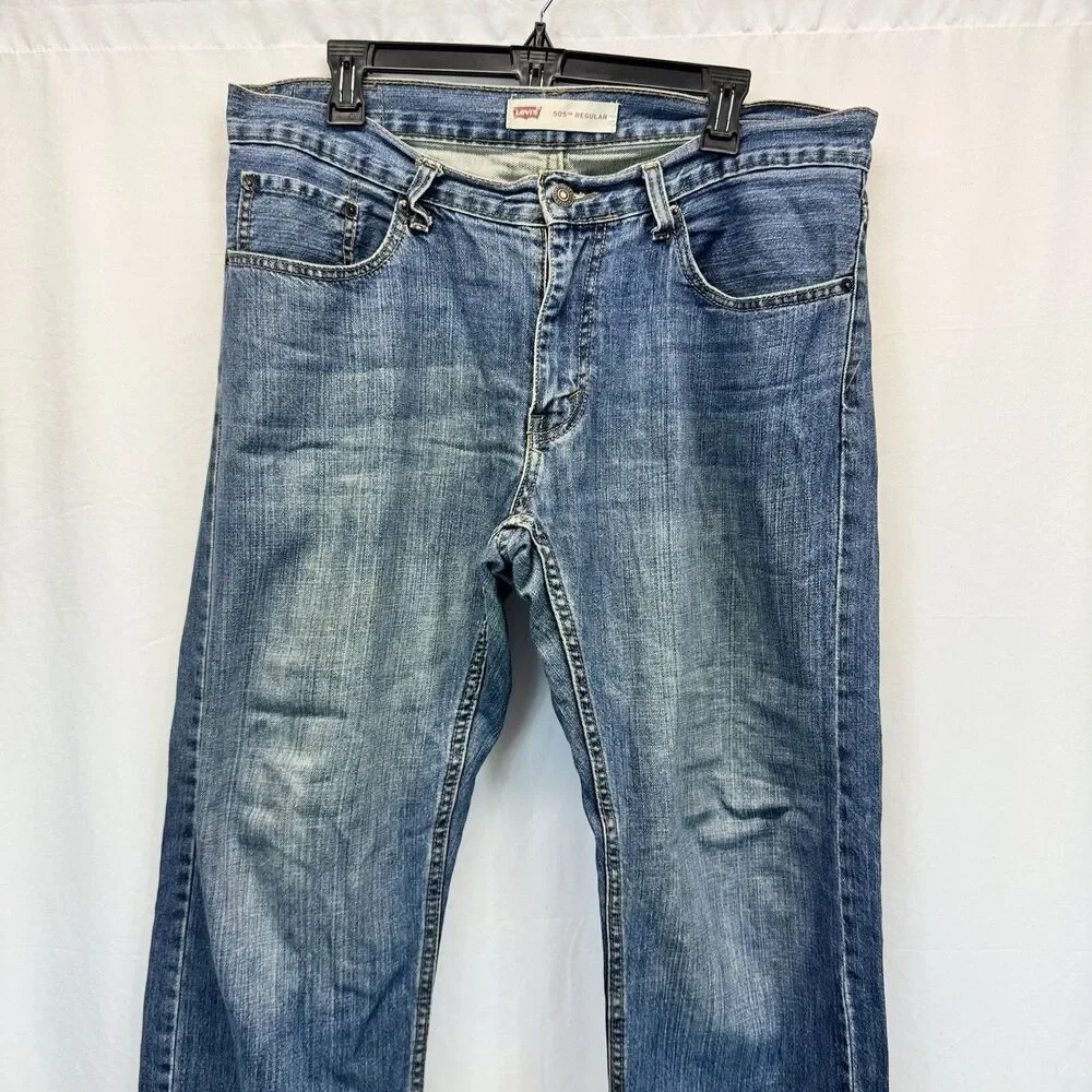 Levis 505 Jeans Mens 34x28 16H Denim Straight Leg Medium Wash Fade Vtg